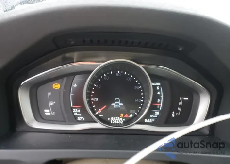 2015 Volvo S60 Platinum из США, поврежденный, VIN YV126MFM9F2359251